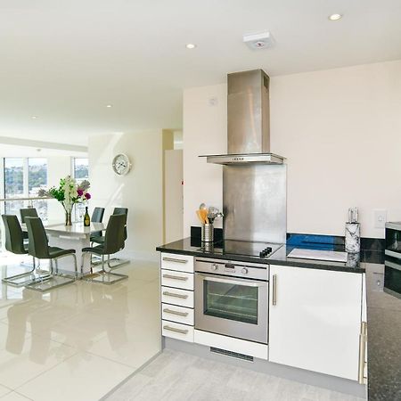 Just Stay Wales - Meridian Quay Penthouses スウォンジー エクステリア 写真