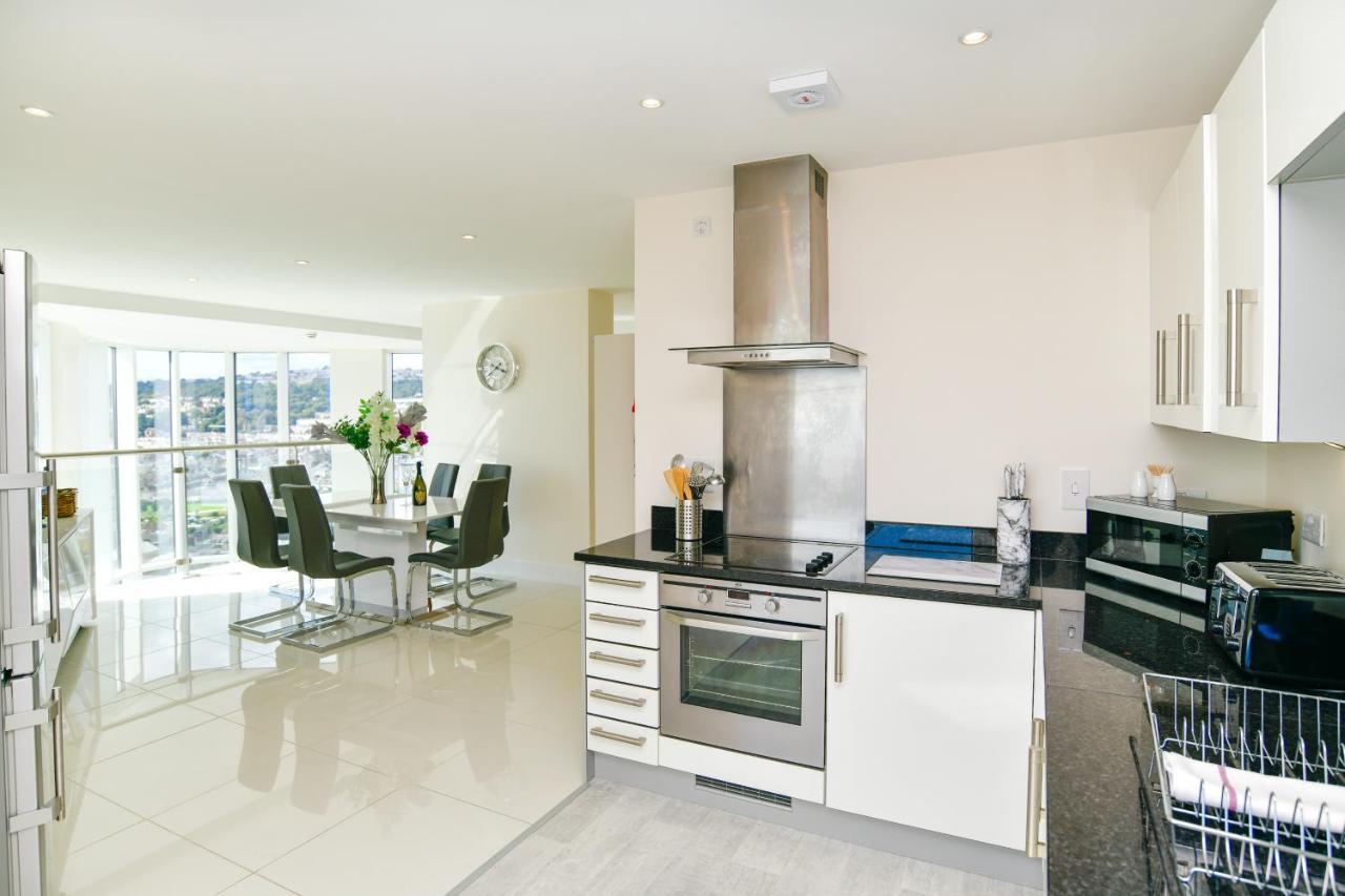 Just Stay Wales - Meridian Quay Penthouses スウォンジー エクステリア 写真