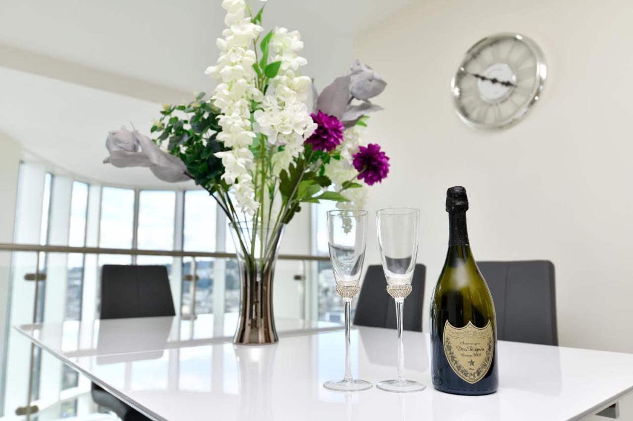 Just Stay Wales - Meridian Quay Penthouses スウォンジー エクステリア 写真