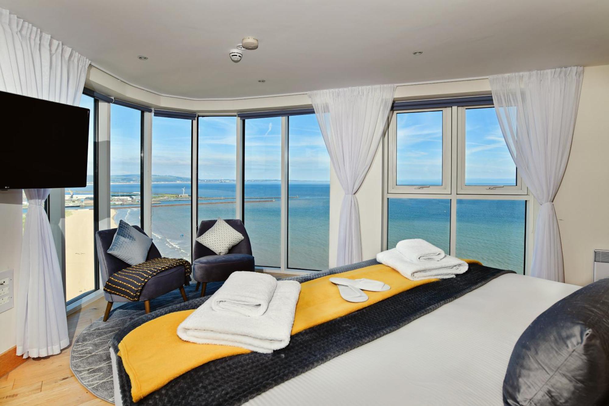 Just Stay Wales - Meridian Quay Penthouses スウォンジー エクステリア 写真