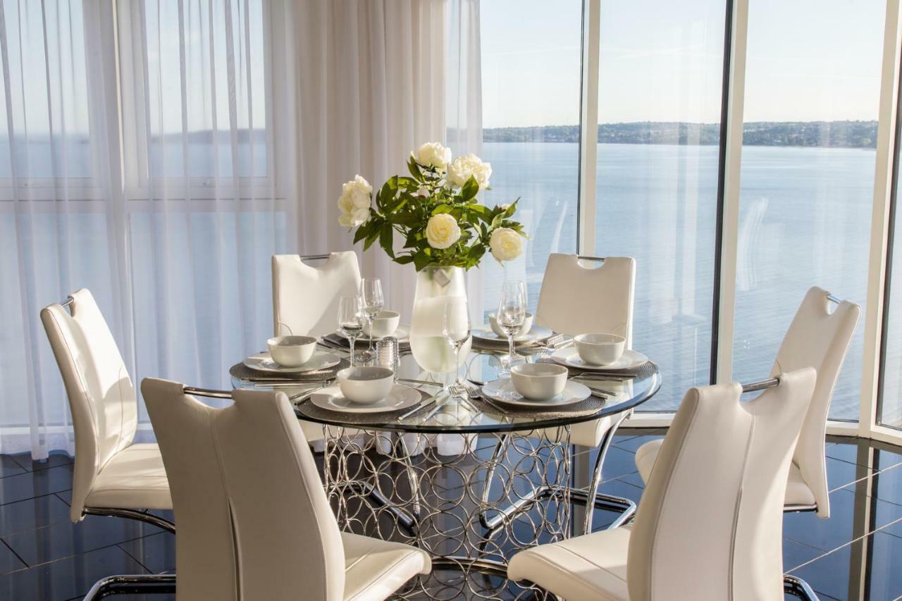 Just Stay Wales - Meridian Quay Penthouses スウォンジー エクステリア 写真