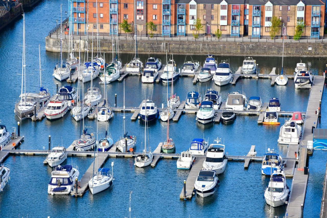 Just Stay Wales - Meridian Quay Penthouses スウォンジー エクステリア 写真