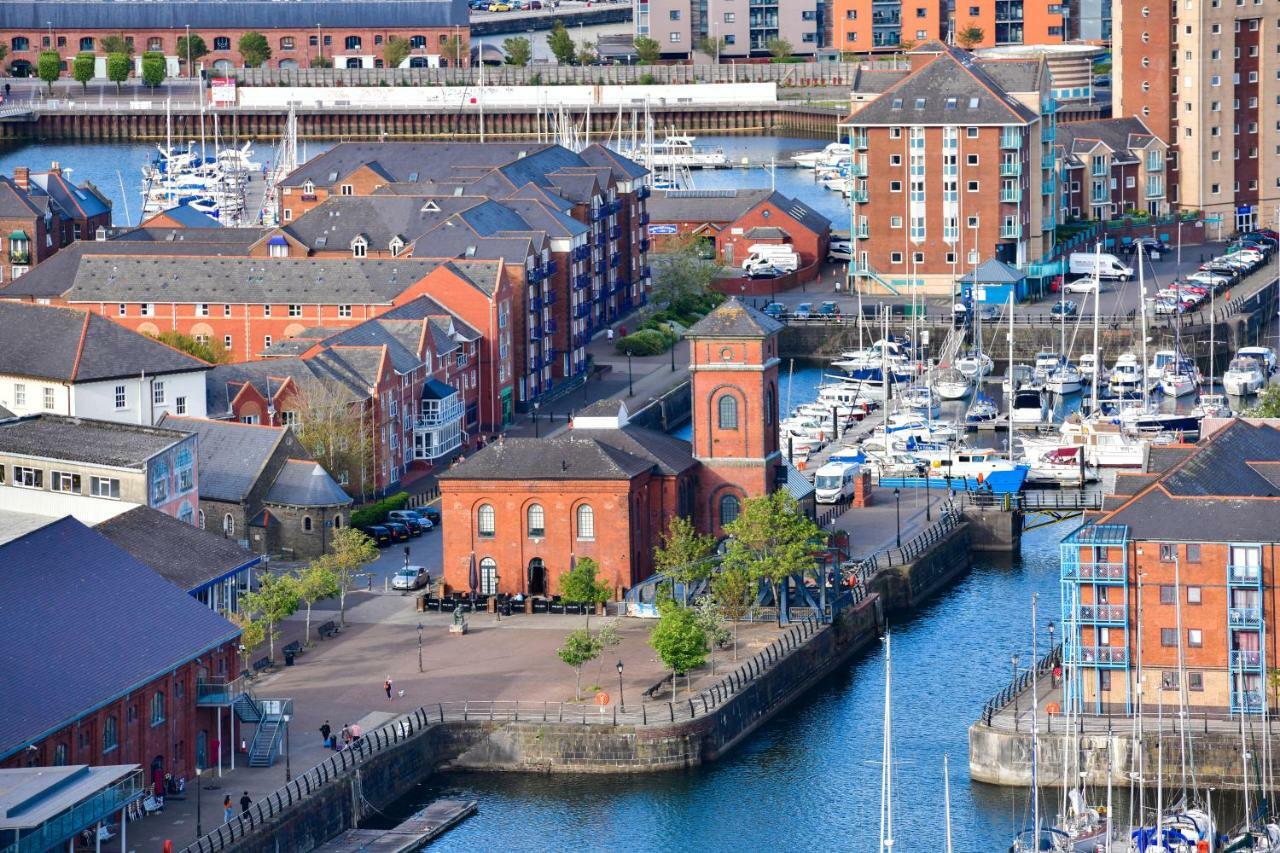 Just Stay Wales - Meridian Quay Penthouses スウォンジー エクステリア 写真