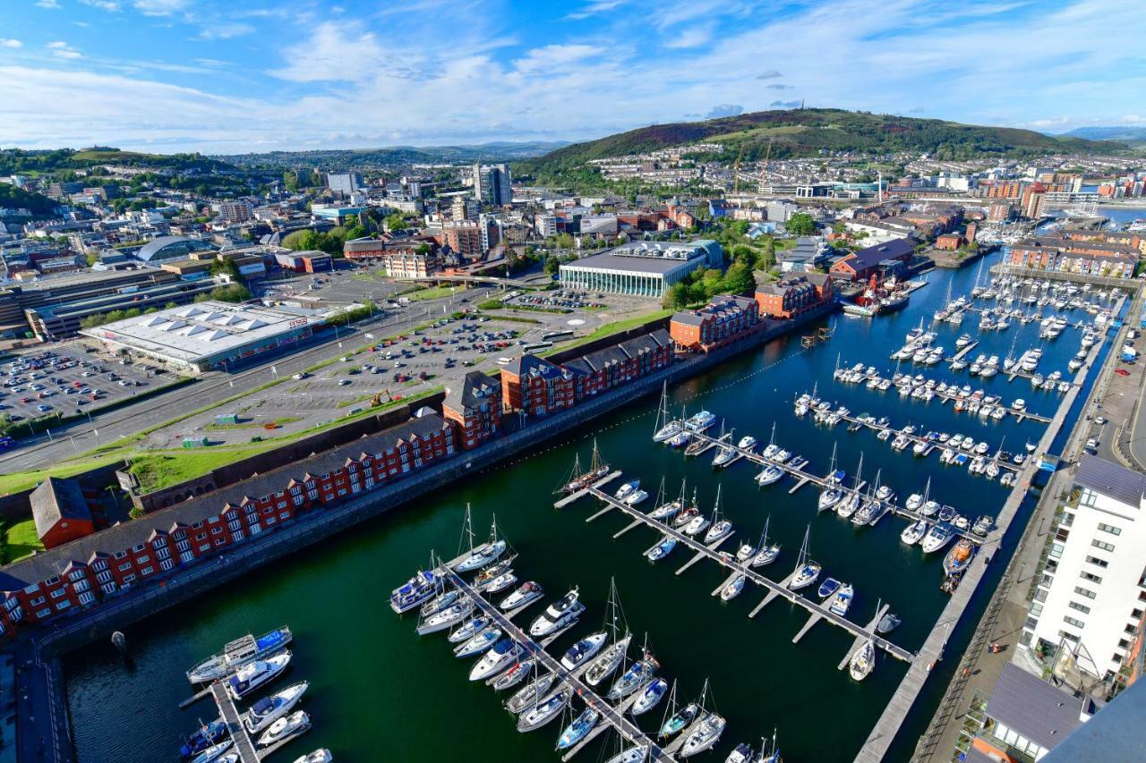 Just Stay Wales - Meridian Quay Penthouses スウォンジー エクステリア 写真
