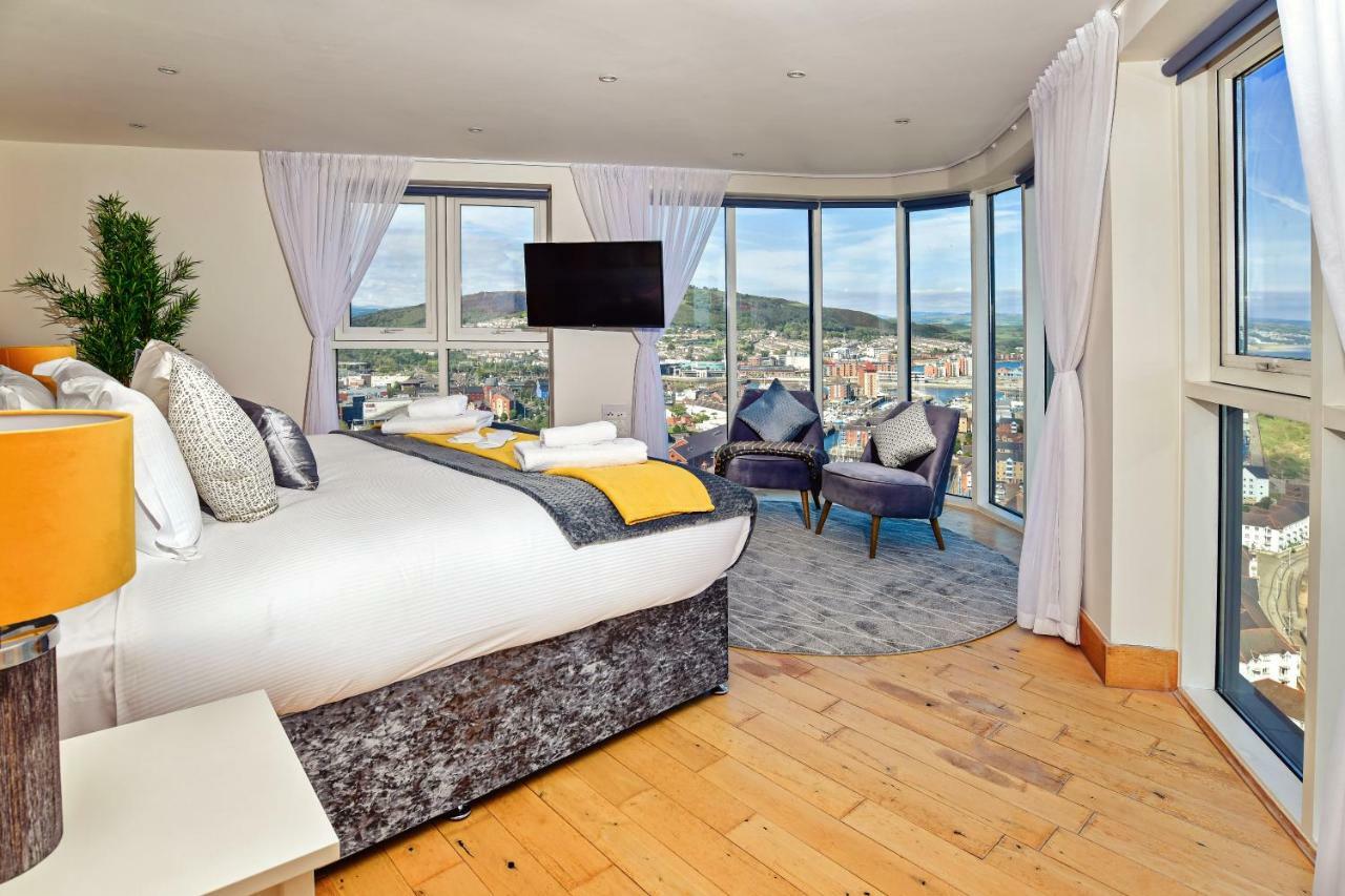 Just Stay Wales - Meridian Quay Penthouses スウォンジー エクステリア 写真