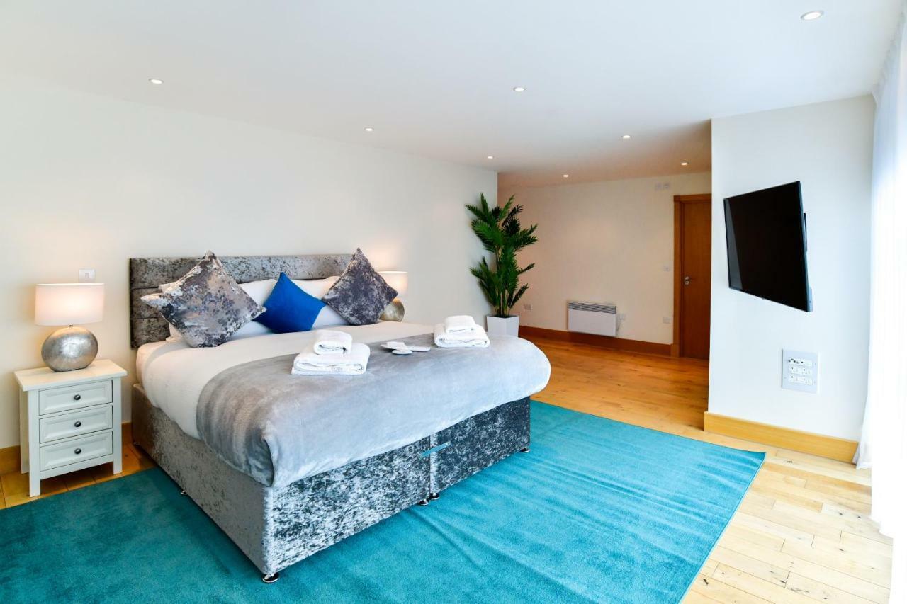 Just Stay Wales - Meridian Quay Penthouses スウォンジー エクステリア 写真