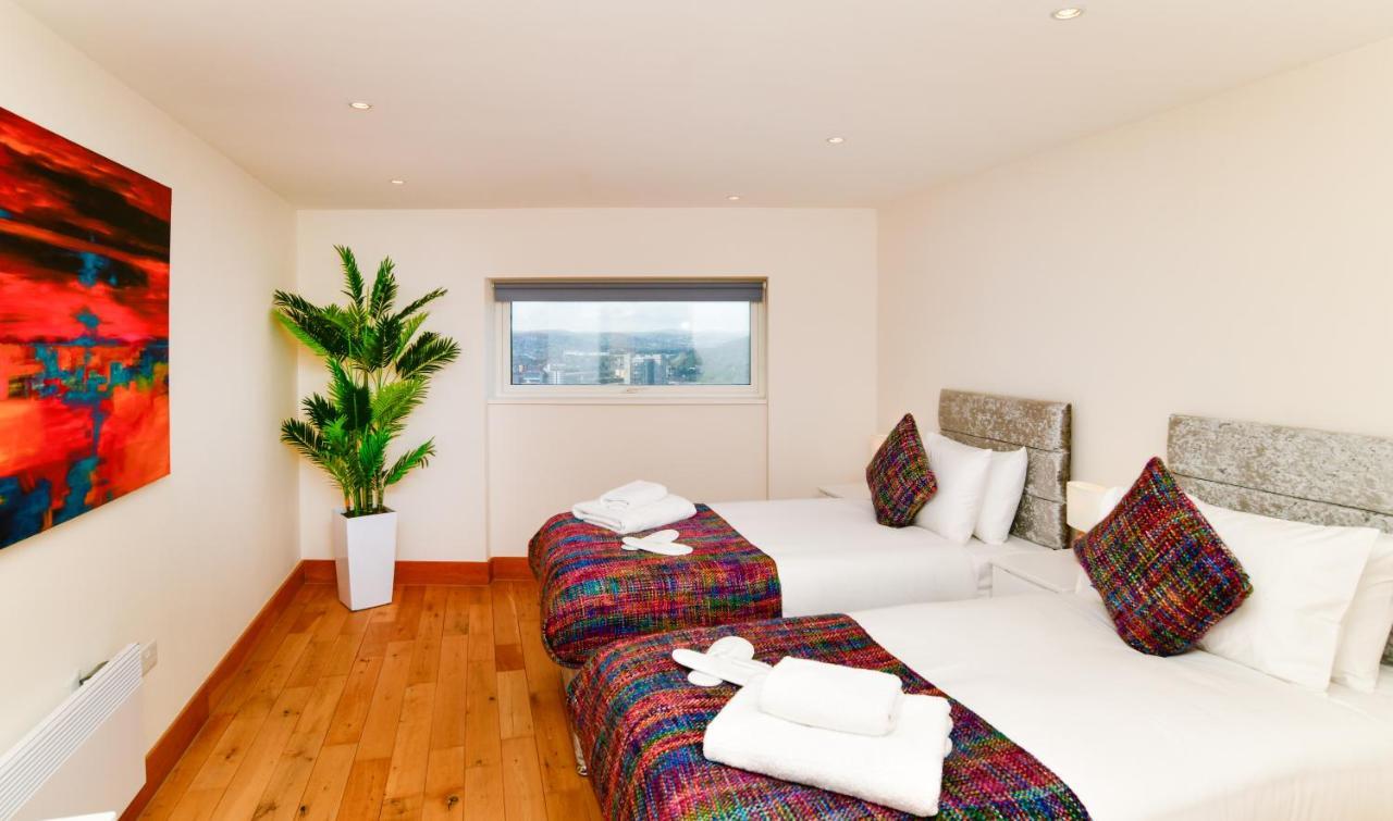 Just Stay Wales - Meridian Quay Penthouses スウォンジー エクステリア 写真